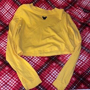 Worn a couple of times .long sleeve shirt .size large